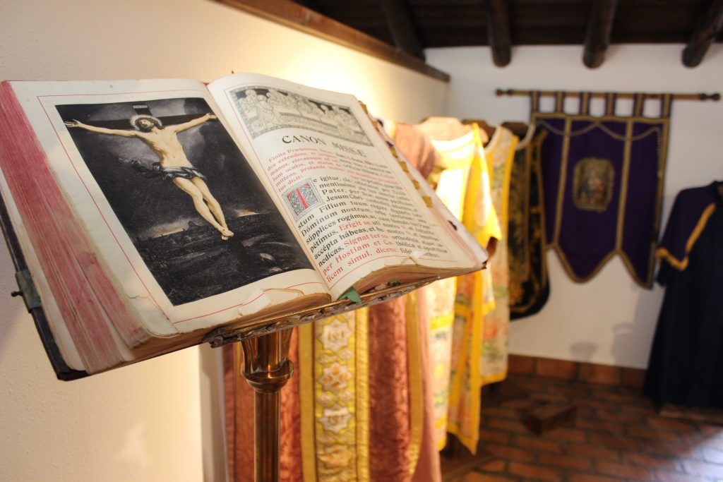 objetos-religiosos1-1024x683